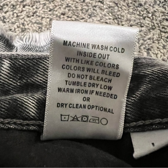 Vervet Gray Distressed Jean Shorts with Raw Hem - Picture 8 of 11